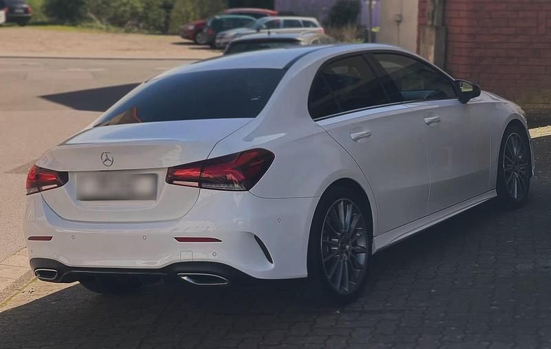 Gebraucht Mercedes A250 224 PS (164 kW) 2019 Weiß Limousine
