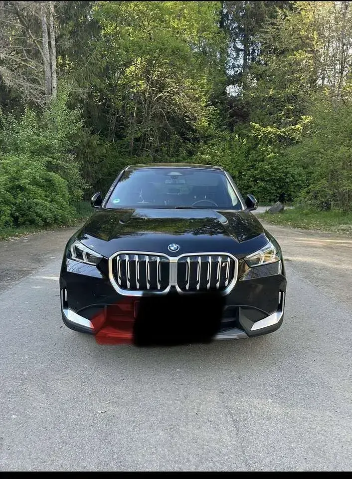 Używany BMW iX1 230 kW (313 KM) 2023 Czarny SUV