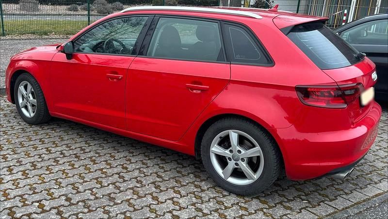 Gebraucht Audi A3 184 PS (135 kW) 2014 Rot Limousine
