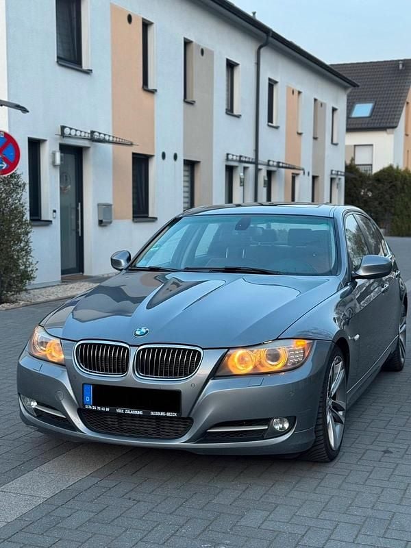 Gebraucht BMW 335 286 PS (210 kW) 2012 Grau Limousine