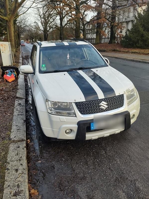 Gebraucht Suzuki Grand Vitara 130 PS (95 kW) 2011 Weiß SUV