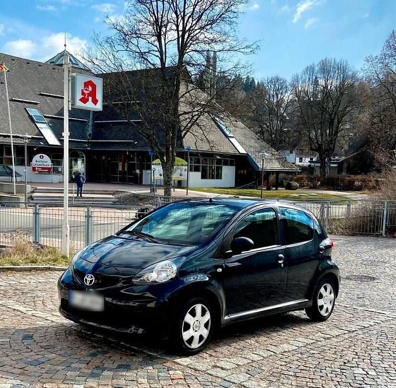 Gebraucht Toyota Aygo 68 PS (50 kW) 2008 Schwarz Kleinwagen