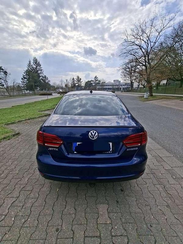 Gebraucht VW Jetta Comfortline 150 PS (110 kW) 2014 Limousine