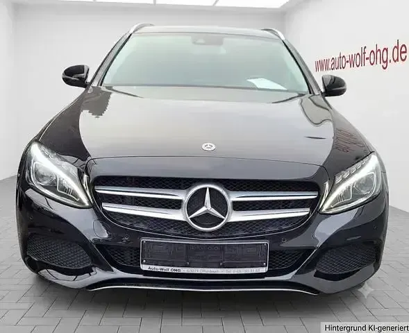 Gebraucht Mercedes C180 Avantgarde 156 PS (114 kW) 2018 Schwarz Limousine