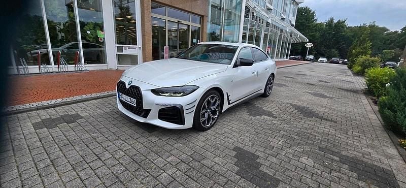 Weiß Gebraucht 2022 BMW 420 M Sport Limousine | 40.000 € - Bild 1/4