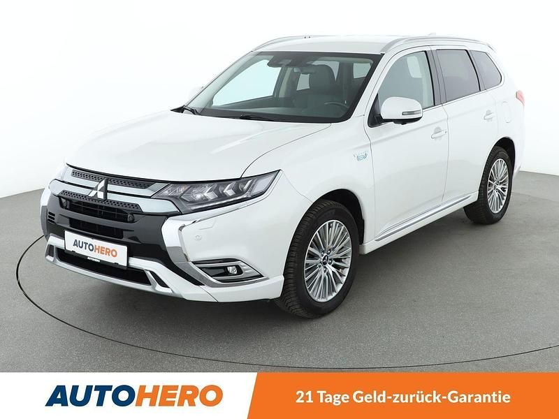 Weiß Gebraucht 2019 Mitsubishi Outlander P-HEV Plus SUV | 18.990 € (Guter Preis) - Bild 1/3