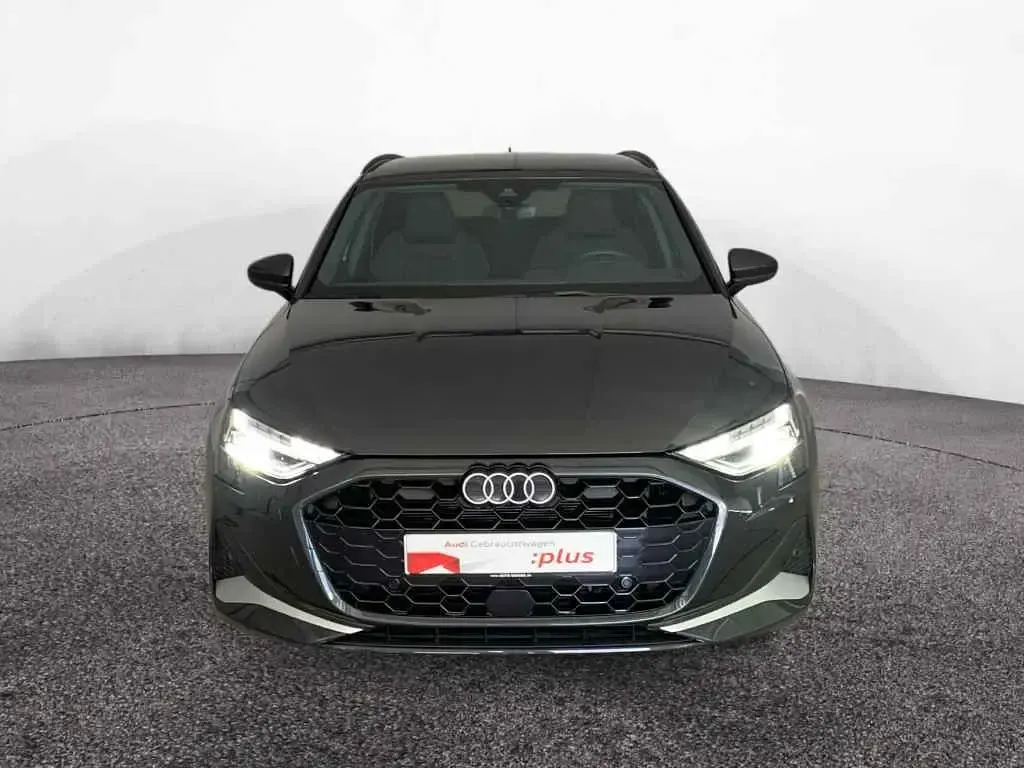 Gebraucht Audi A3 Advanced Plus 150 PS (110 kW) 2025 Manhattangrau metallic Limousine