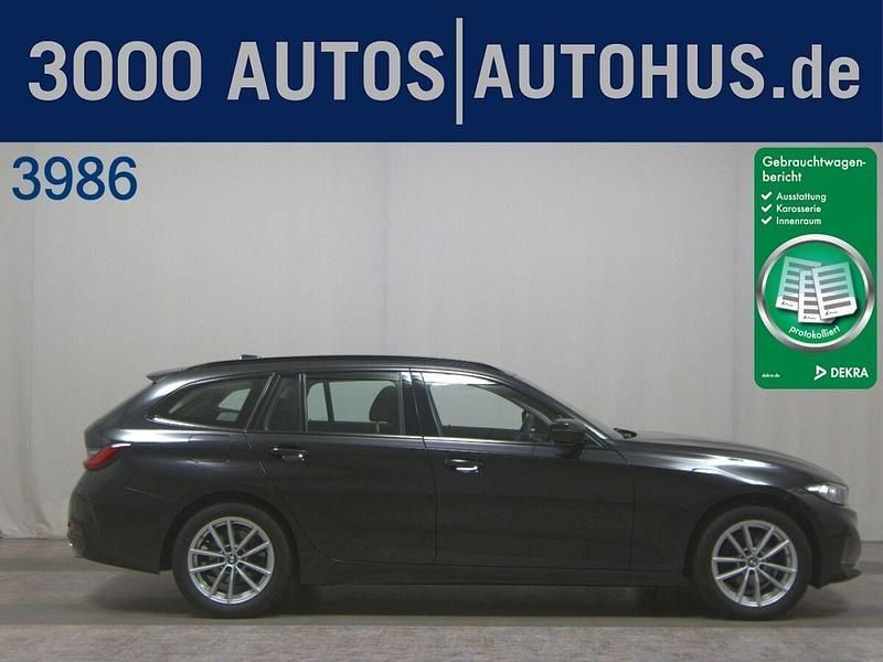 Black sapphire metallic Gebraucht 2023 BMW 320 Shadowline Kombi | 28.780 € (Superpreis) - Bild 1/4