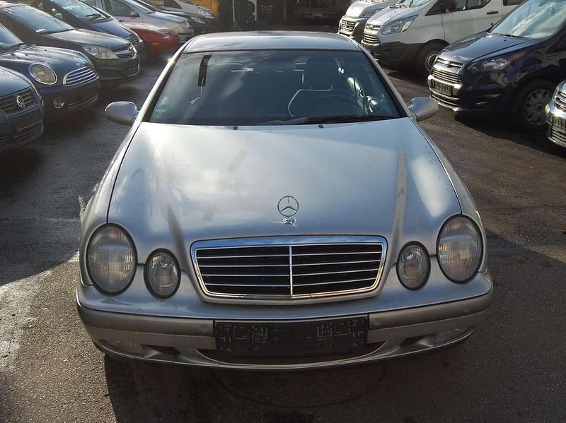 Gebraucht Mercedes CLK230 193 PS (141 kW) 1999 Silber Coupé