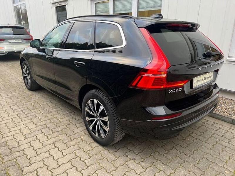 Gebraucht Volvo XC60 Core 197 PS (144 kW) 2023 Schwarz SUV