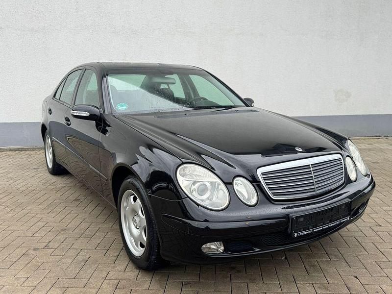 Gebraucht Mercedes E240 177 PS (130 kW) 2004 Schwarz Limousine