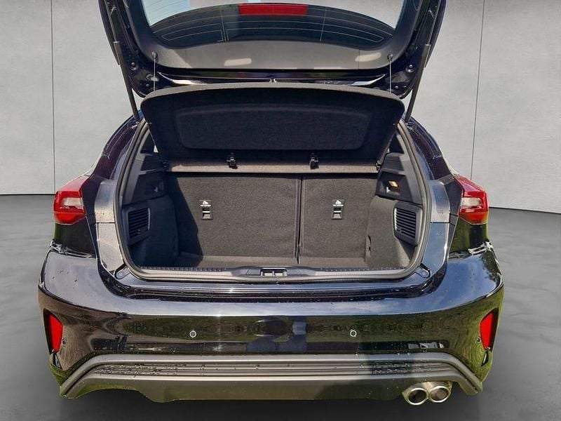 Neu Ford Focus ST-Line 125 PS (91 kW) 2025 Agate black metallic Limousine