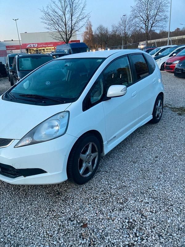 Gebraucht Honda Jazz 100 PS (73 kW) 2009 Weiß Kleinwagen