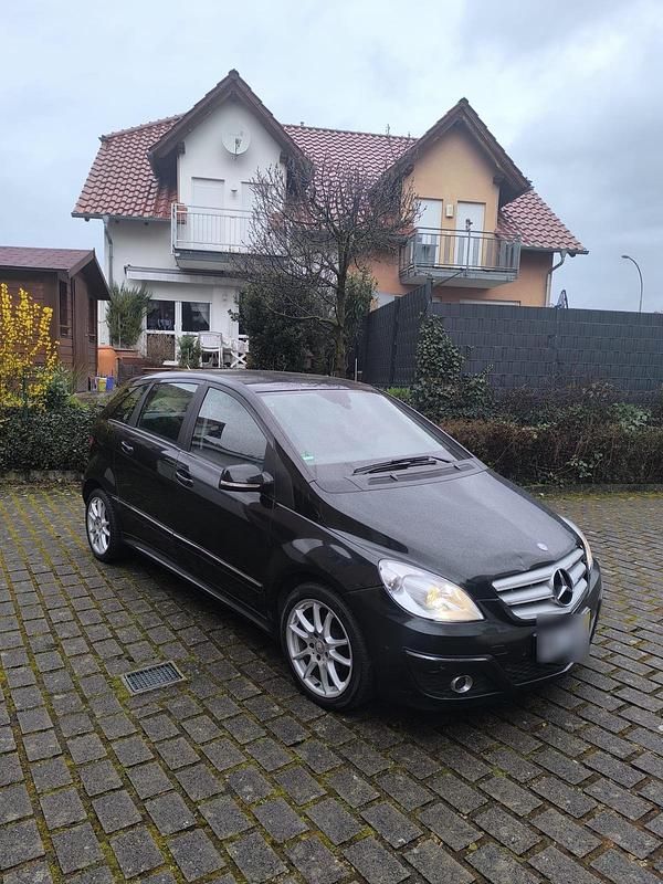Gebraucht Mercedes B160 95 PS (69 kW) 2009 Schwarz Van / Kleinbus