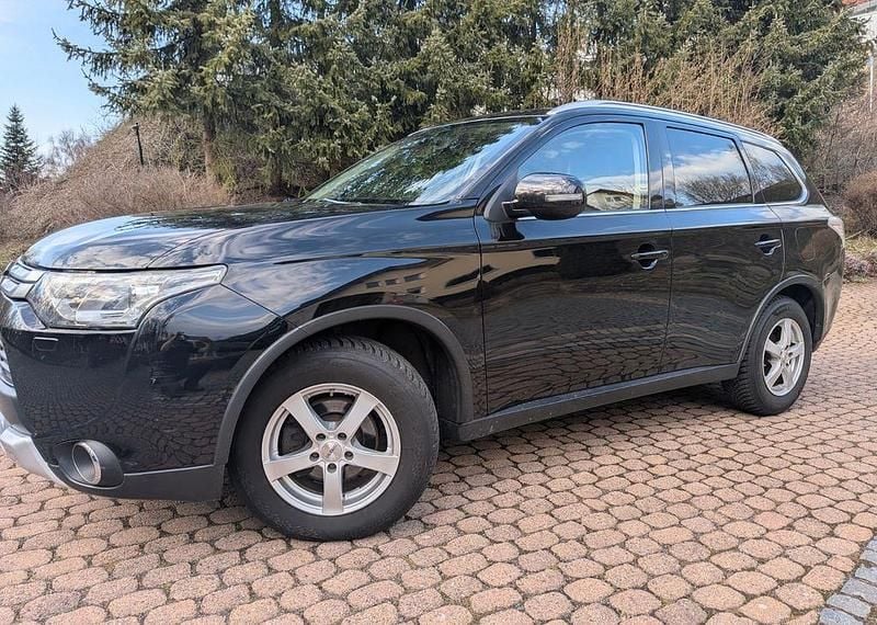 Gebraucht Mitsubishi Outlander 150 PS (110 kW) 2014 Schwarz SUV