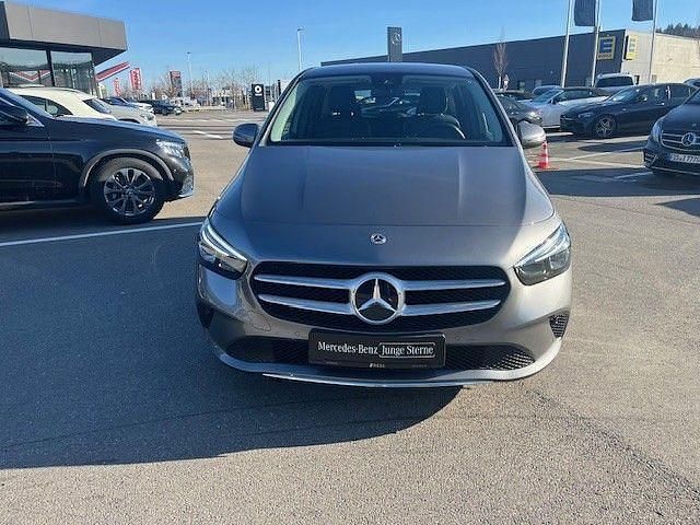 Gebraucht Mercedes B200 150 PS (110 kW) 2021 Metalliclack mountaingrau Van / Kleinbus