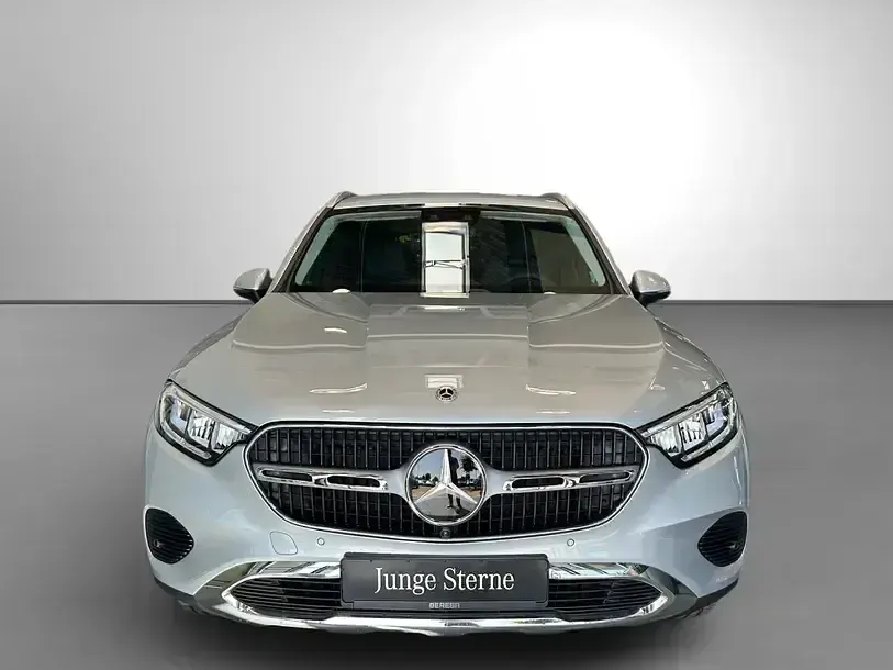 Gebraucht Mercedes GLC200 Avantgarde 204 PS (150 kW) 2025 Silber SUV