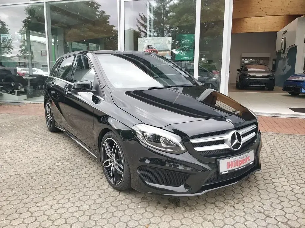 Gebraucht Mercedes B220 AMG line 177 PS (130 kW) 2017 Kosmosschwarz  metalliclack Kleinwagen