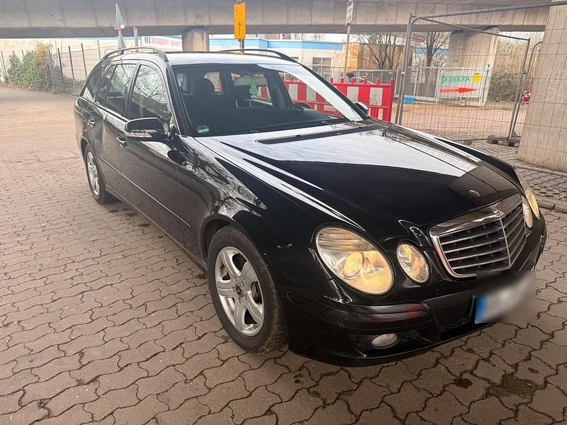 Gebraucht Mercedes E220 170 PS (125 kW) 2007 Schwarz Kombi