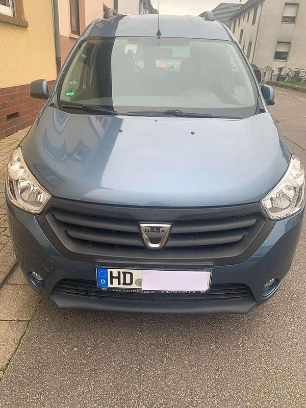 Blau Gebraucht 2013 Dacia Dokker Lauréate Kombi | 6.550 € (Fairer Preis) - Bild 1/4