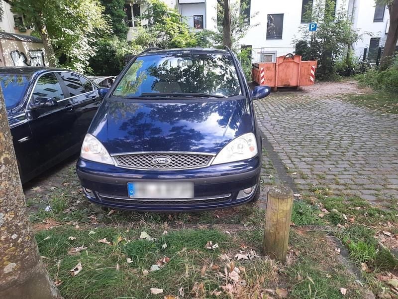 Blau Gebraucht 2004 Ford Galaxy Van / Kleinbus | 2.600 € (Teuer) - Bild 1/4