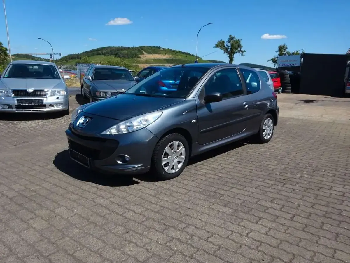 Gebraucht Peugeot 206 75 PS (55 kW) 2010 Grau Limousine
