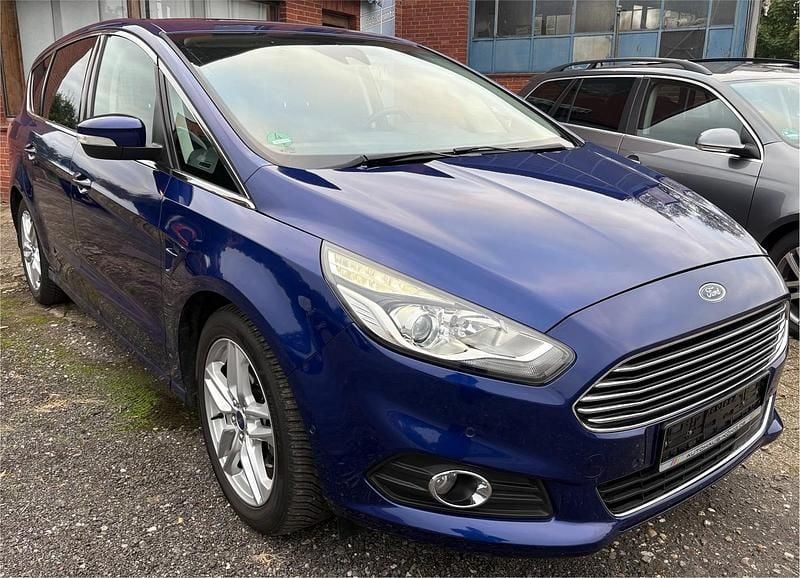 Blau Gebraucht 2016 Ford S-MAX Titanium Van / Kleinbus | 7.500 € (Superpreis) - Bild 1/4