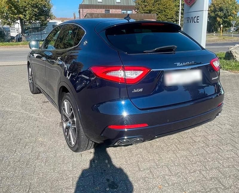 Gebraucht Maserati Levante 430 PS (316 kW) 2018 Blau SUV