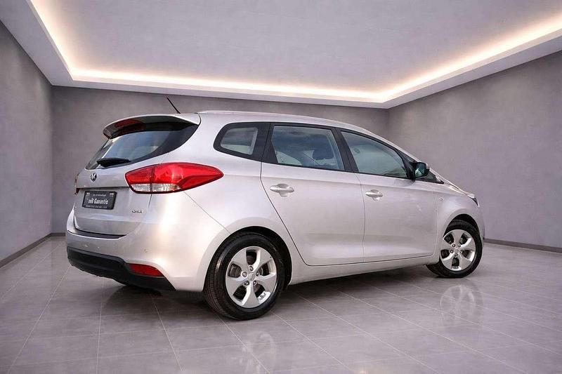 Gebraucht Kia Carens 136 PS (100 kW) 2015 Silber Van / Kleinbus