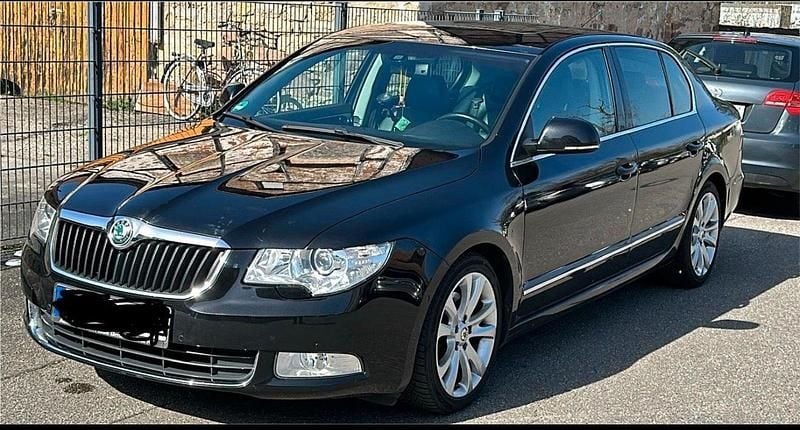 Używany Skoda Superb 160 KM (117 kW) 2008 Czarny Sedan/Limuzyna