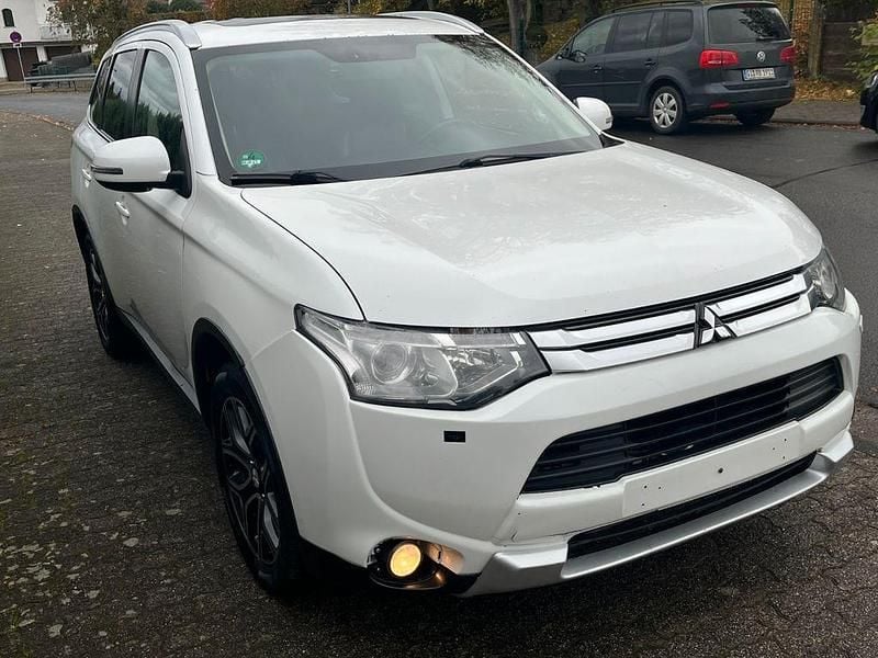 Gebraucht Mitsubishi Outlander Top 150 PS (110 kW) 2015 Weiß SUV