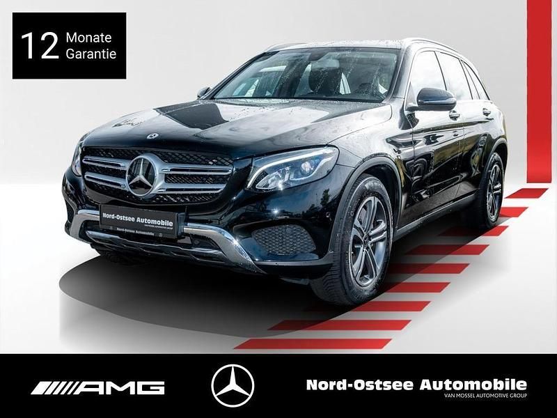 Unilack schwarz Gebraucht 2019 Mercedes GLC220 SUV | 29.490 € (Fairer Preis) - Bild 1/4