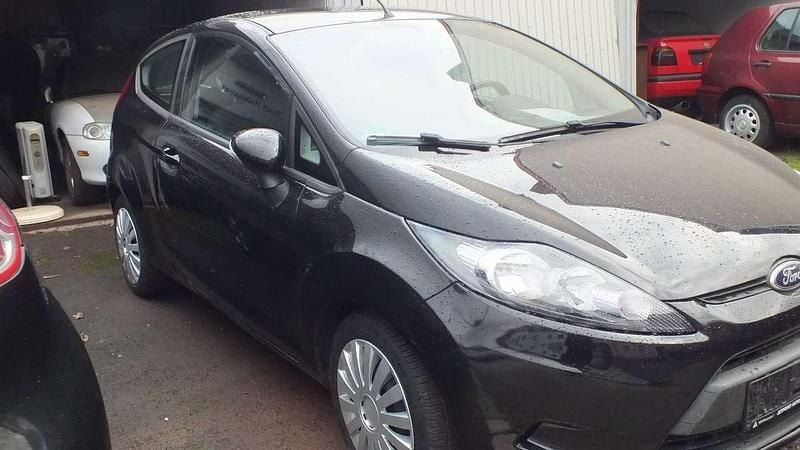 Gebraucht Ford Fiesta Trend 97 PS (71 kW) 2013 Schwarz Limousine