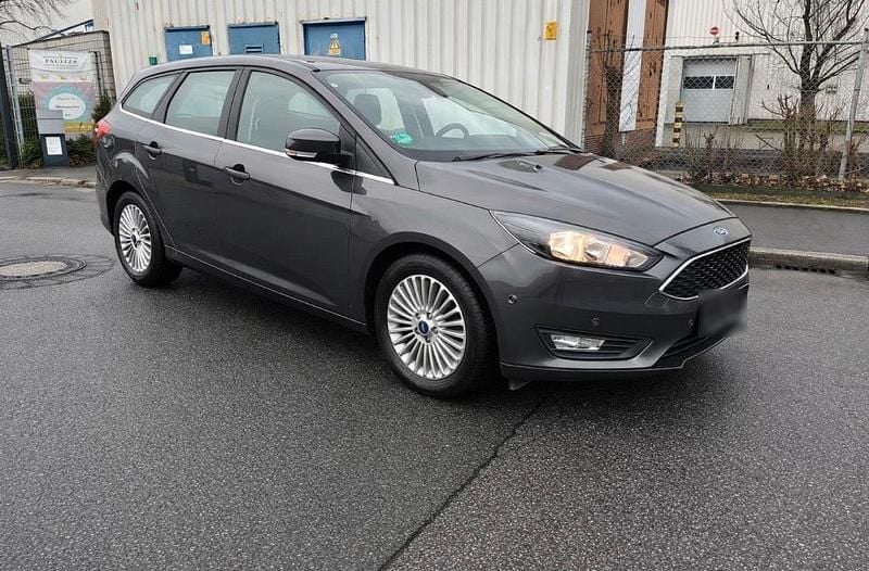 Gebraucht Ford Focus Cool & Connect 125 PS (91 kW) 2018 Grau Kombi