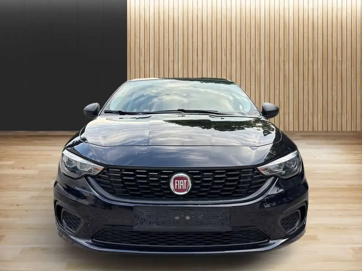 Gebraucht Fiat Tipo Street 95 PS (69 kW) 2019 Schwarz Kleinwagen