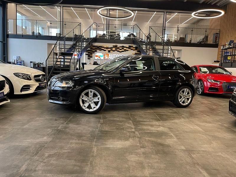 Schwarz Gebraucht 2009 Audi A3 Ambition Limousine | 6.490 € (Fairer Preis) - Bild 1/4