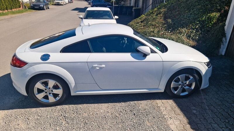 Weiß Gebraucht 2017 Audi TT Ambiente Coupé | 23.200 € (Guter Preis) - Bild 1/4