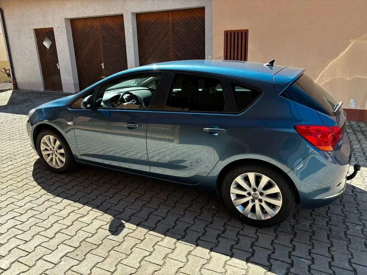 Gebraucht Opel Astra 136 PS (100 kW) 2015 Blau Kombi
