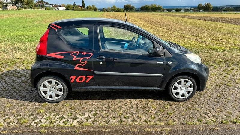 Schwarz Gebraucht 2010 Peugeot 107 Kleinwagen | 1.500 € (Guter Preis) - Bild 1/4