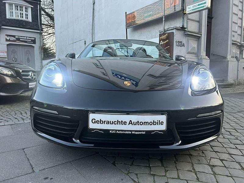 Gebraucht Porsche 718 Boxster 299 PS (219 kW) 2018 Tiefschwarzmetallic Cabrio