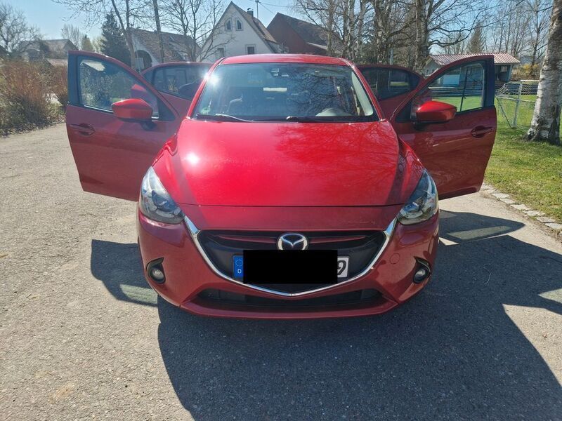 Rot Gebraucht 2015 Mazda 2 Sports-Line Kleinwagen | 8.699 € (Guter Preis) - Bild 1/4