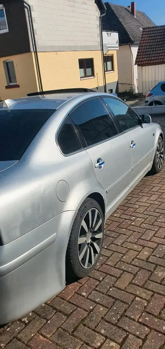 Gebraucht VW Passat 131 PS (96 kW) 2001 Silber Limousine