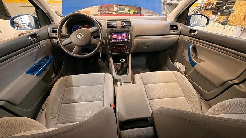 Gebraucht VW Golf V Edition 101 PS (74 kW) 2004 Blau Kleinwagen