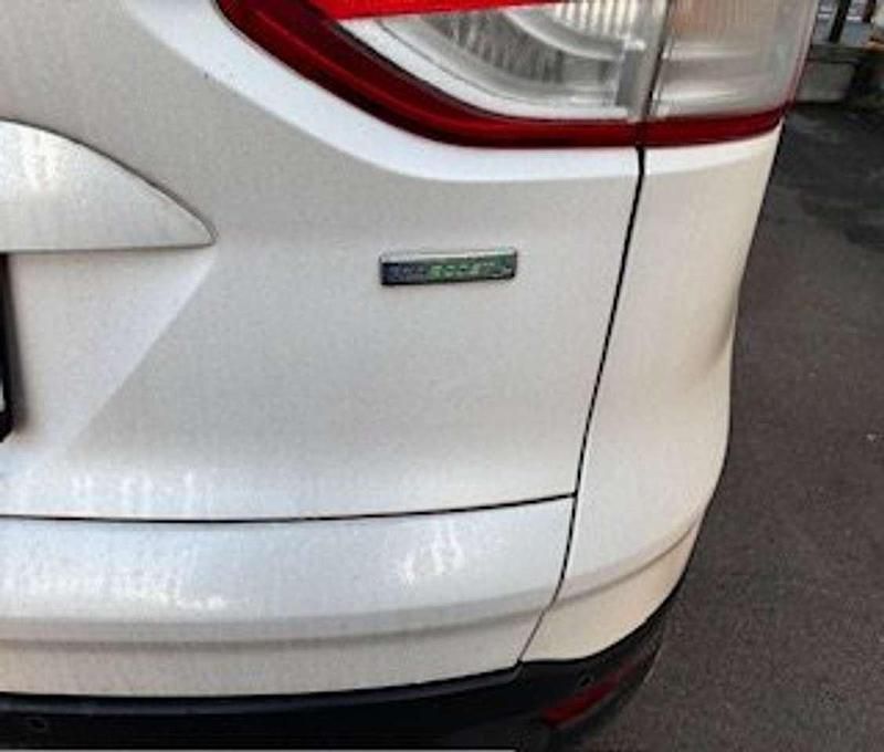 Gebraucht Ford Kuga Titanium 150 PS (110 kW) 2015 Weiß SUV