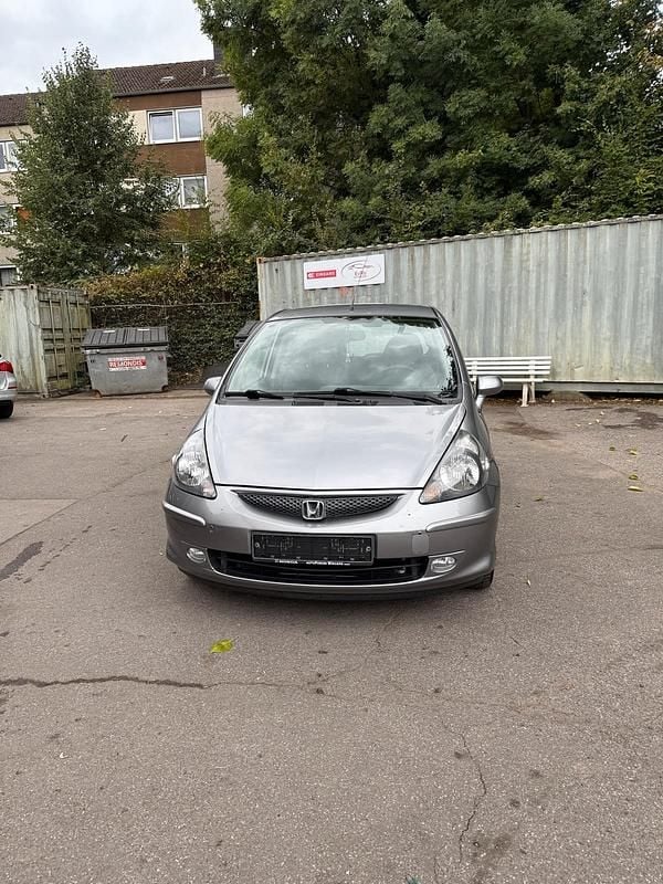 Grau Gebraucht 2008 Honda Jazz Kleinwagen | 2.950 € (Fairer Preis) - Bild 1/4