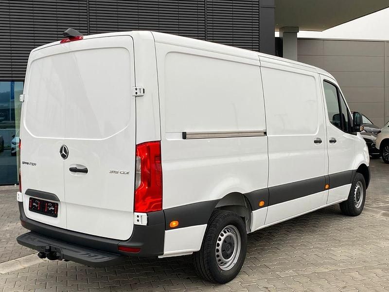 Neu Mercedes Sprinter 150 PS (110 kW) 2026 Weiß Van