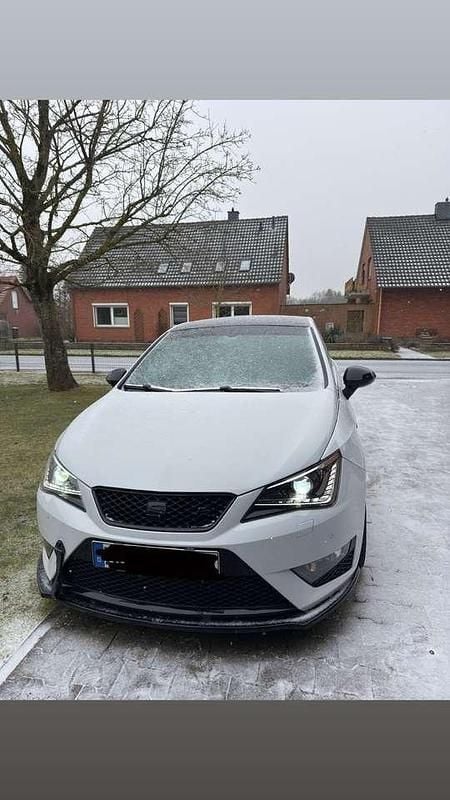 Weiß Gebraucht 2017 Seat Ibiza FR Kleinwagen | 8.000 € (Guter Preis) - Bild 1/4