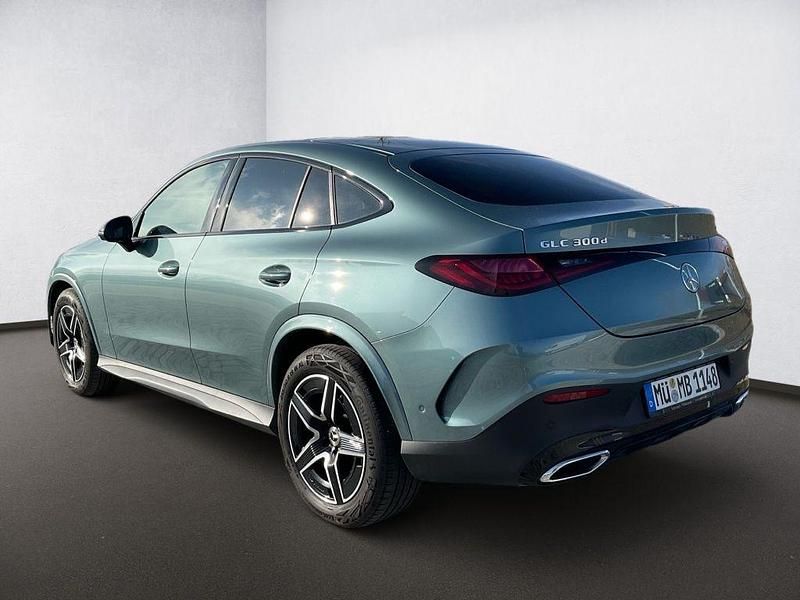 Gebraucht Mercedes GLC300 AMG 269 PS (197 kW) 2025 Metalliclackverdesilber Coupé