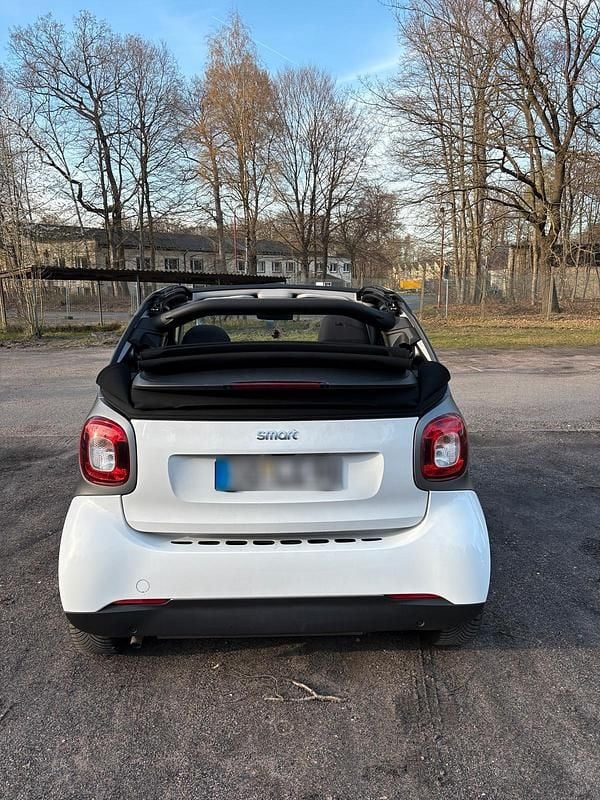 Gebraucht Smart ForTwo Cabrio 71 PS (52 kW) 2016 Weiß Cabrio