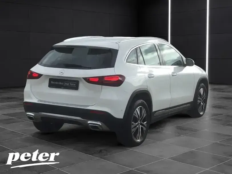 Gebraucht Mercedes GLA200 Advanced Plus 163 PS (119 kW) 2024 Unilack polarweiß SUV